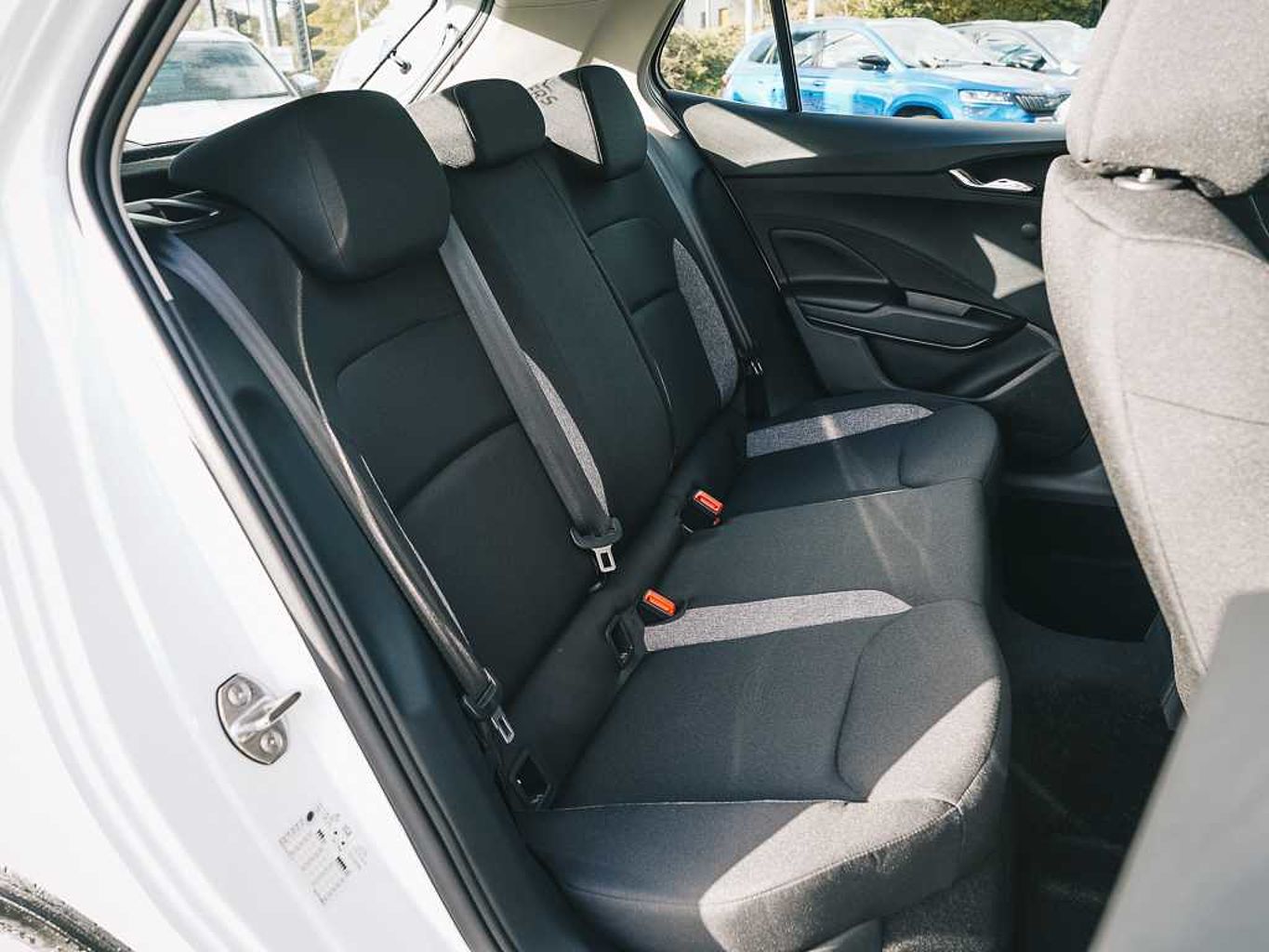 SKODA Fabia 1.0 MPI (80ps) SE Comfort 5-Dr Hatchback