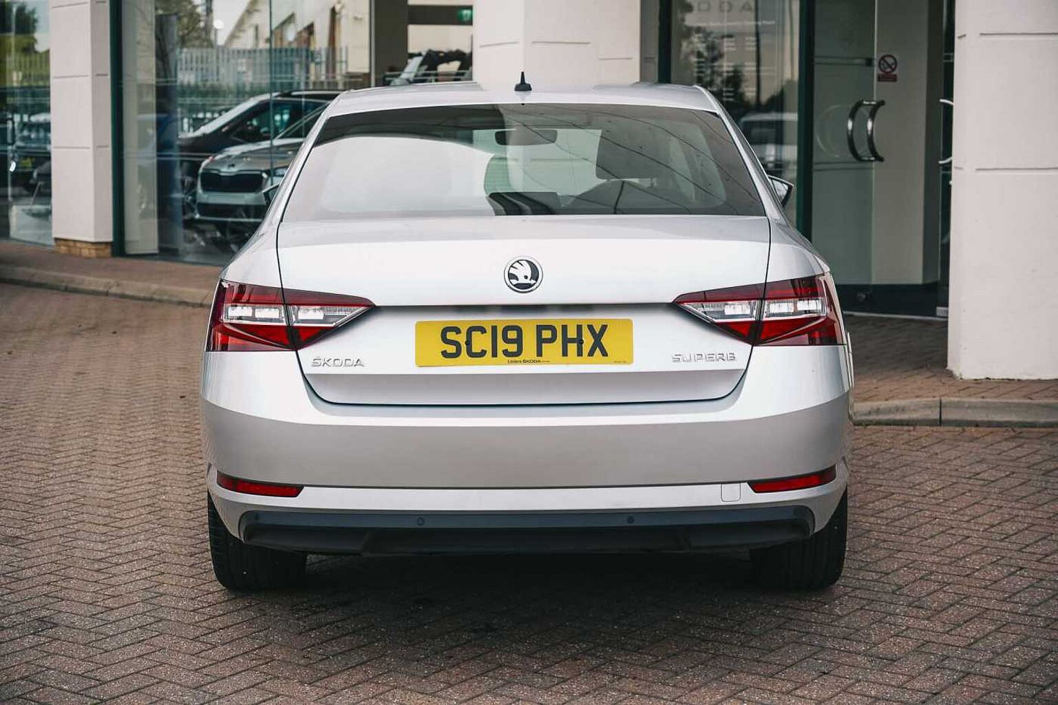 SKODA Superb 2.0 TDI (150ps) SE L Executive DSG Hatch