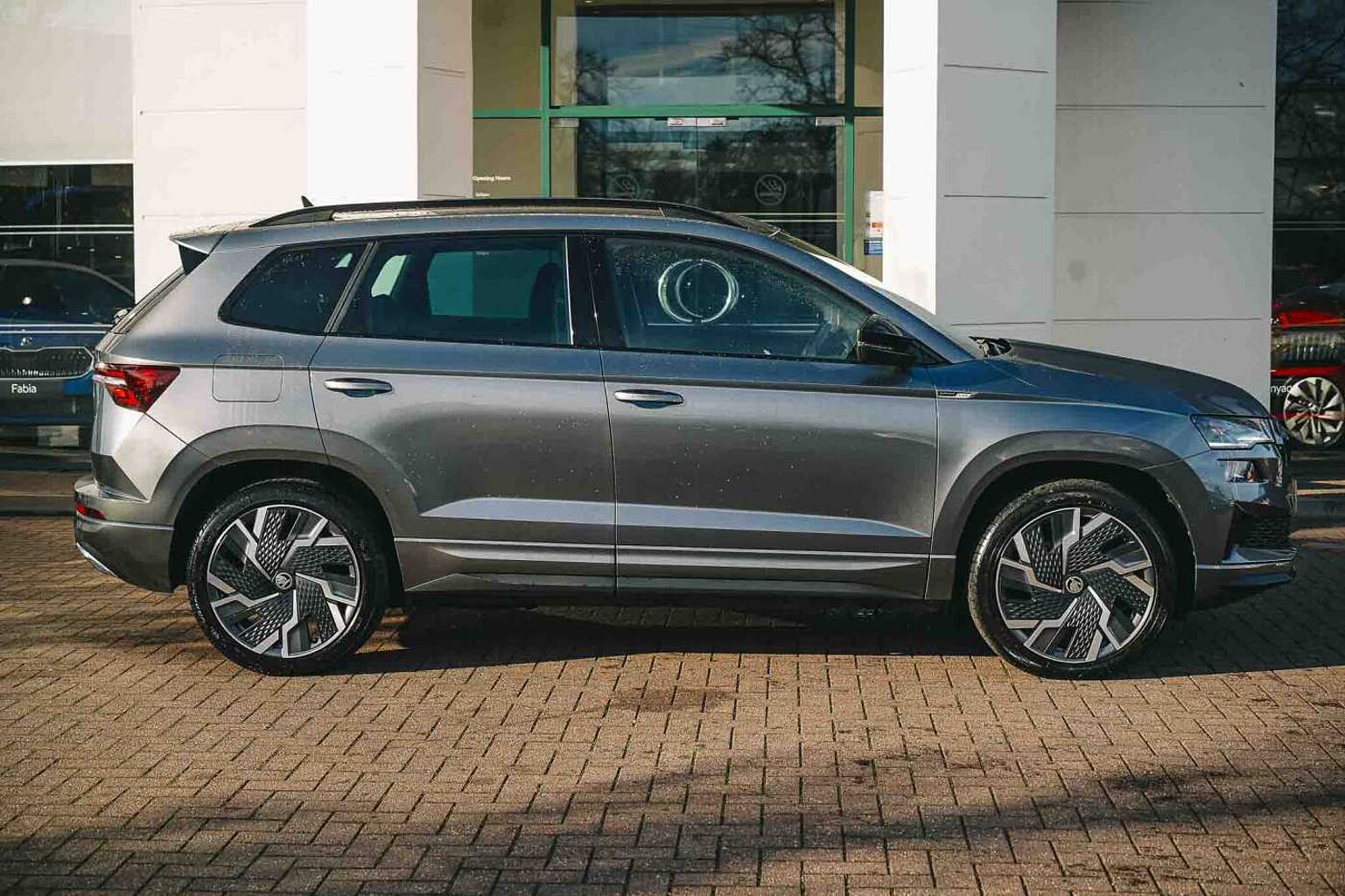 SKODA Karoq SUV 2.0 TSI (190ps) 4X4 SportLine DSG (Virtual Cockpit)